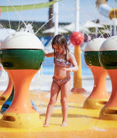 kids-go-free-offer-la riviera