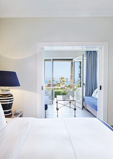 family-guestroom-sea-view-olympia-riviera-room