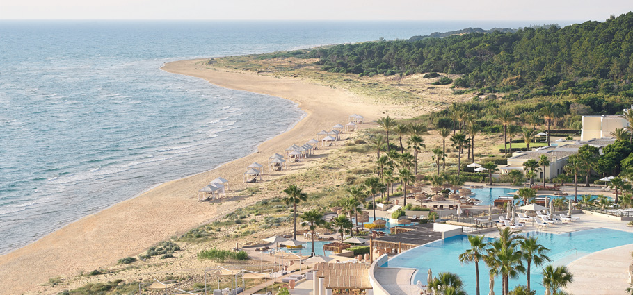 01-summer-holidays-la-riviera-resort