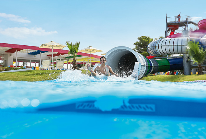 02-water-coasters-in-aqua-park-riviera-olympia-resort