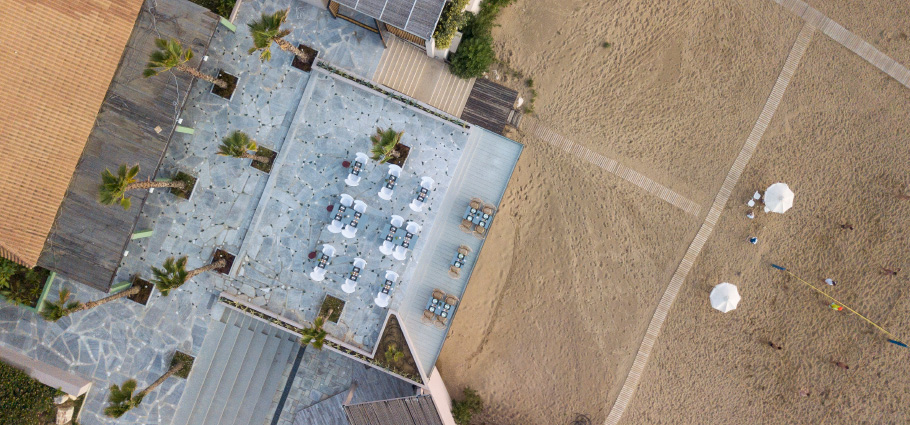 05-beachfront-dining-in-l-orient