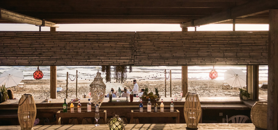 01-all-day-beach-bar-in-la-riviera